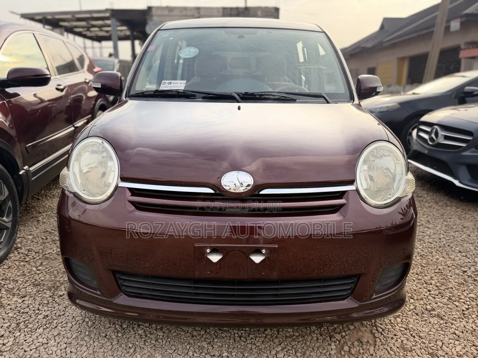 Toyota Sienta 2012 Brown