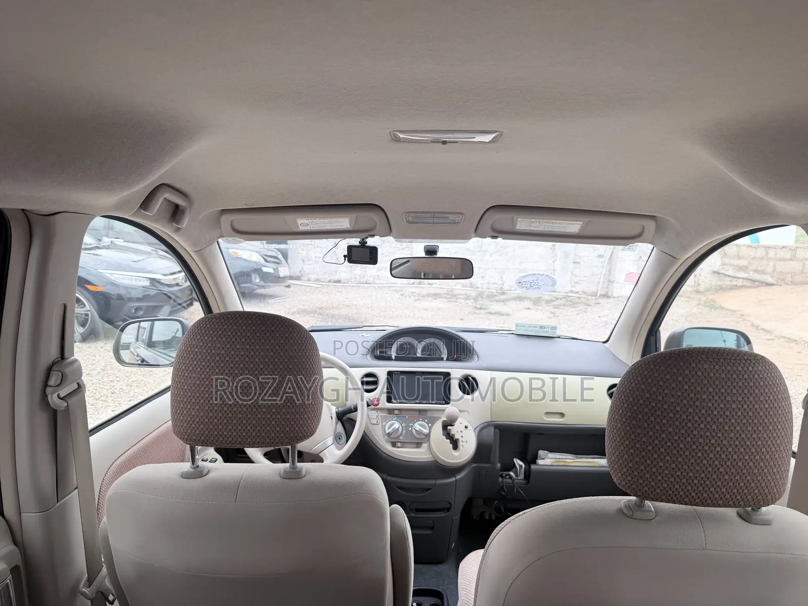 Toyota Sienta 2012 Brown