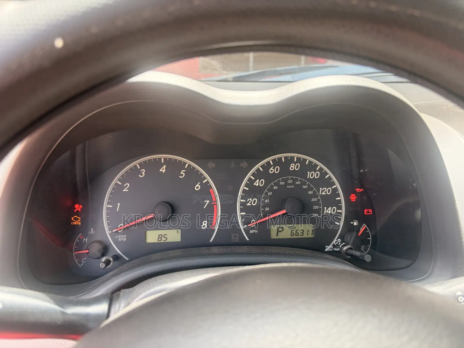 Toyota Corolla LE 4dr Sedan (1.8L 4cyl 4A) 2011 Silver