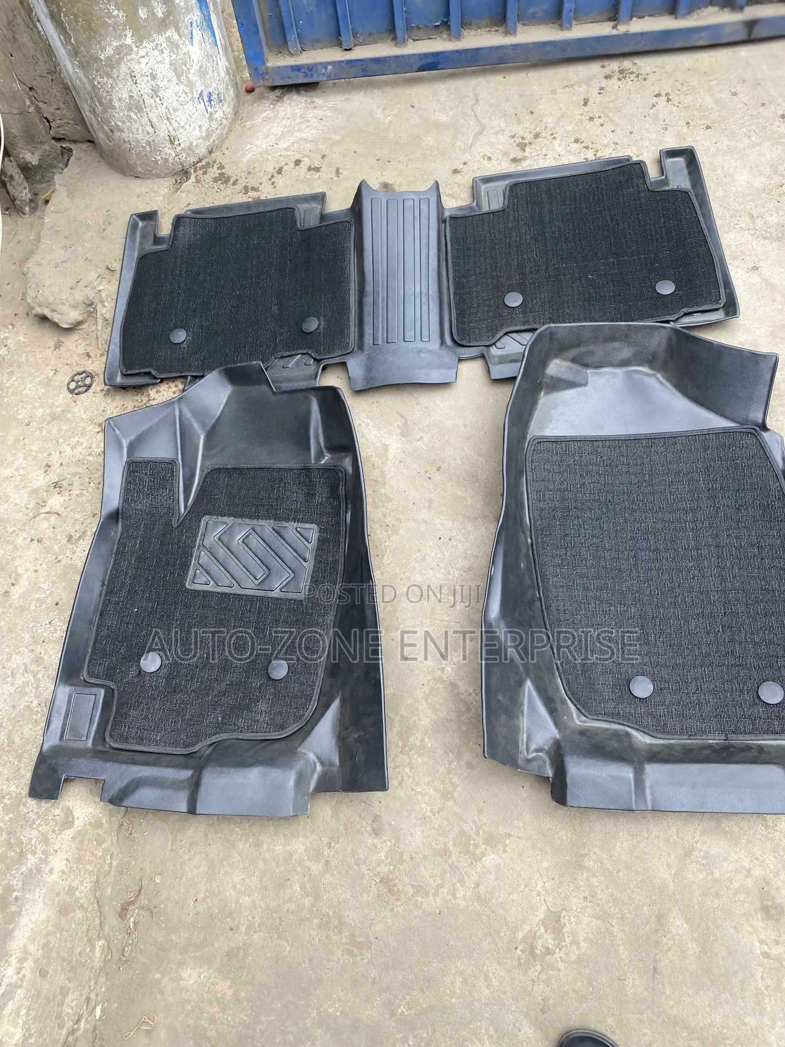 Toyota RAV4 2016 D Floor Mats/Floor Carpet