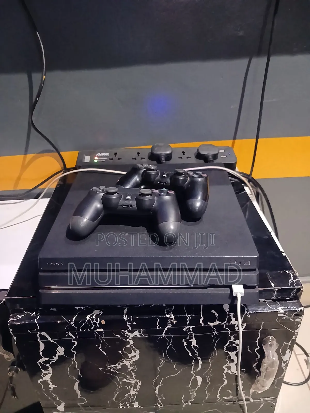 Ps4 Pro Jailbreak Loaded With Games and Two Controller and Charger