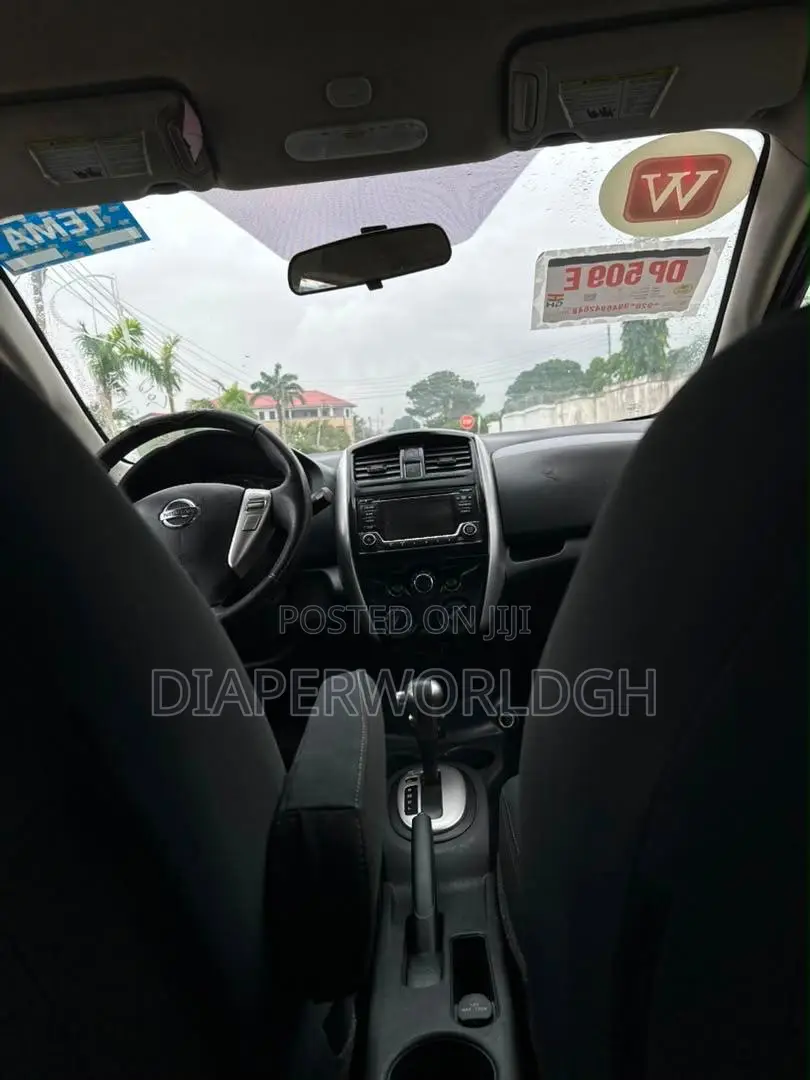 Nissan Versa 2017 Gray