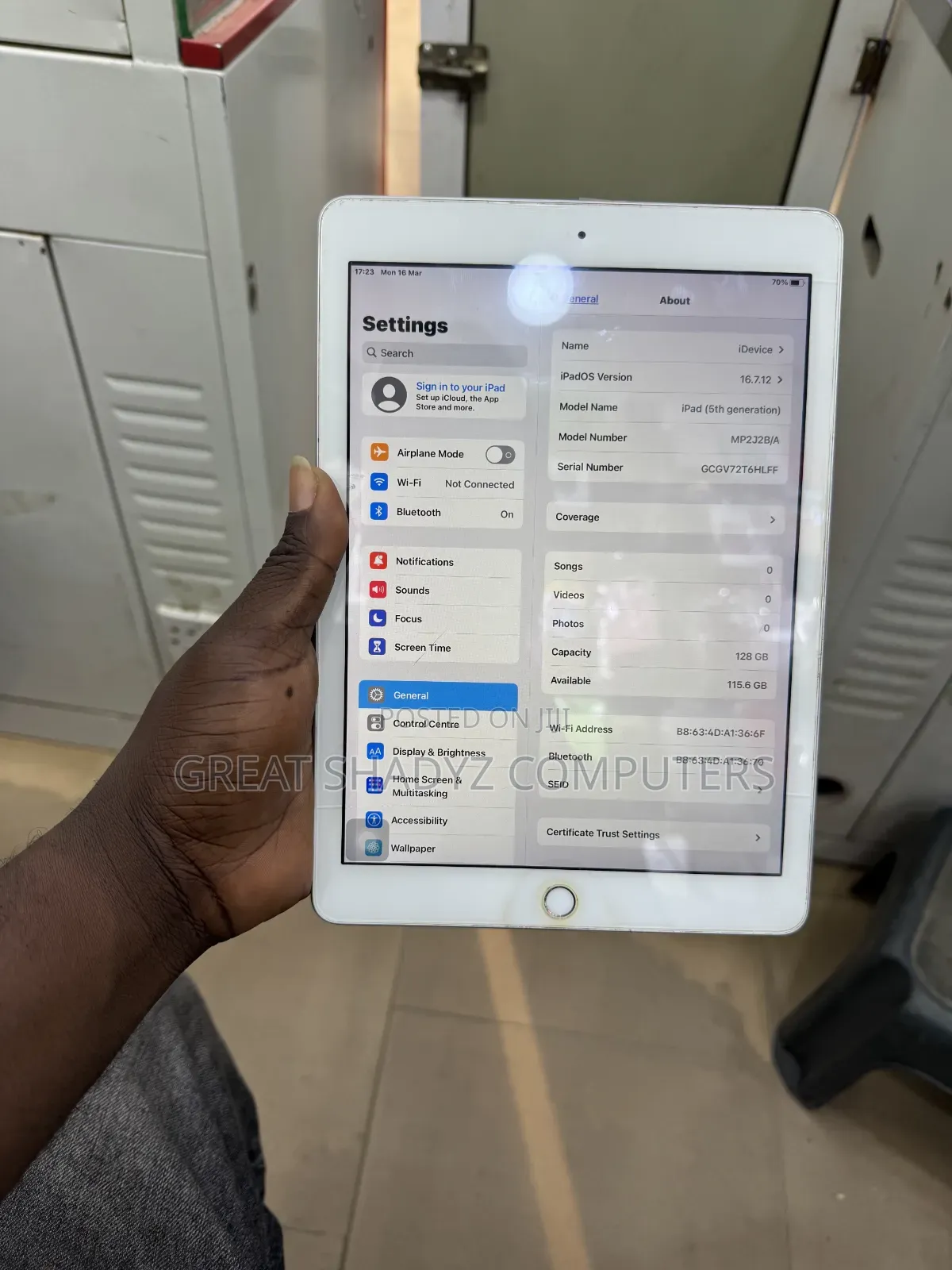 Apple iPad Wi-Fi 128 GB White
