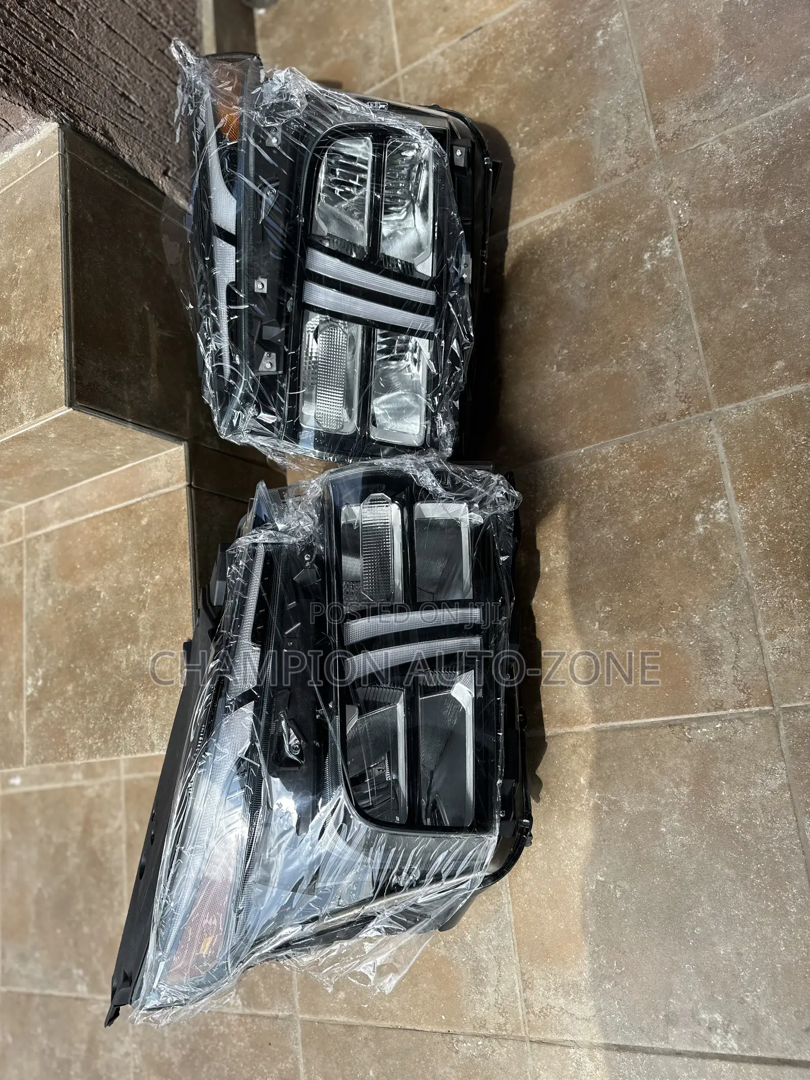 Hyundai Santa Fe 2021-2022-2023 Original Headlight Pair