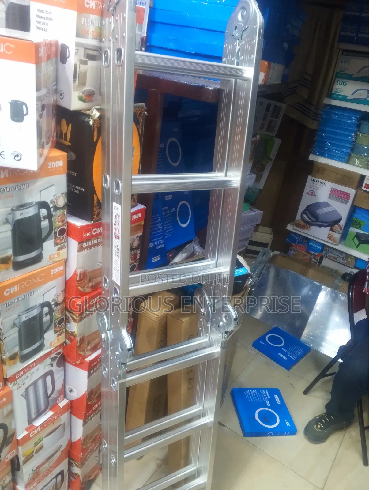 12 Steps Fordable Ladder