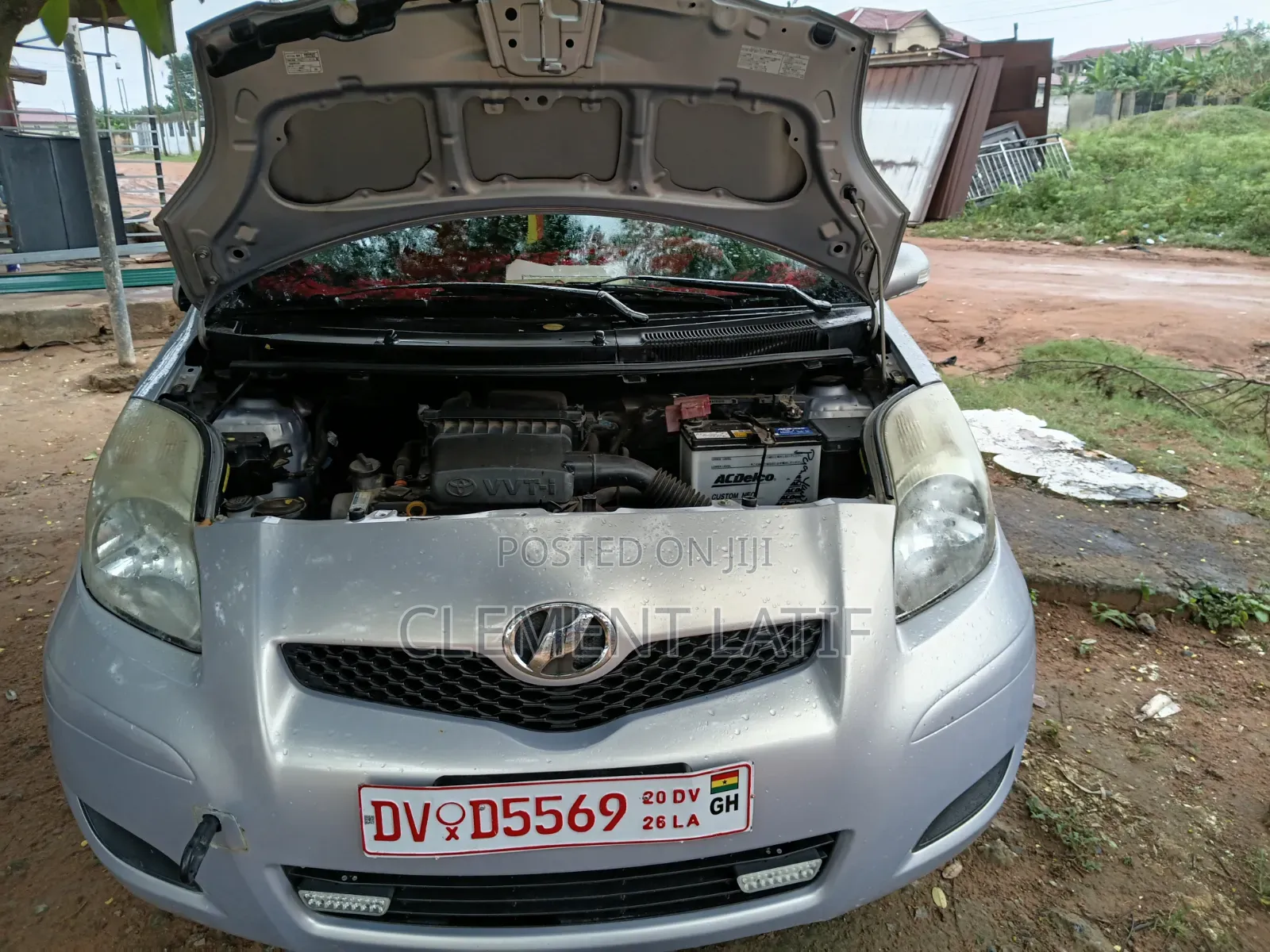 Toyota Vitz 2010 Silver