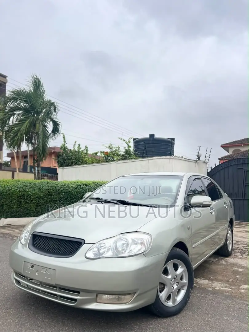 Toyota Corolla Altis 2013 Gold