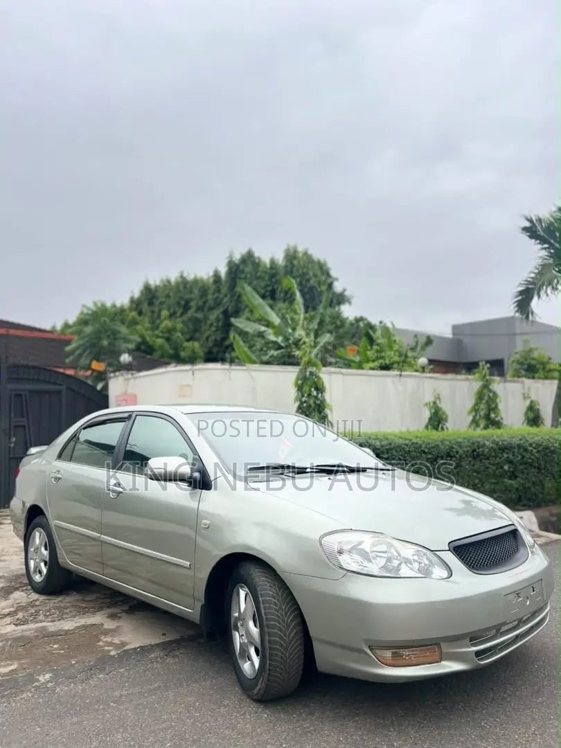 Toyota Corolla Altis 2013 Gold