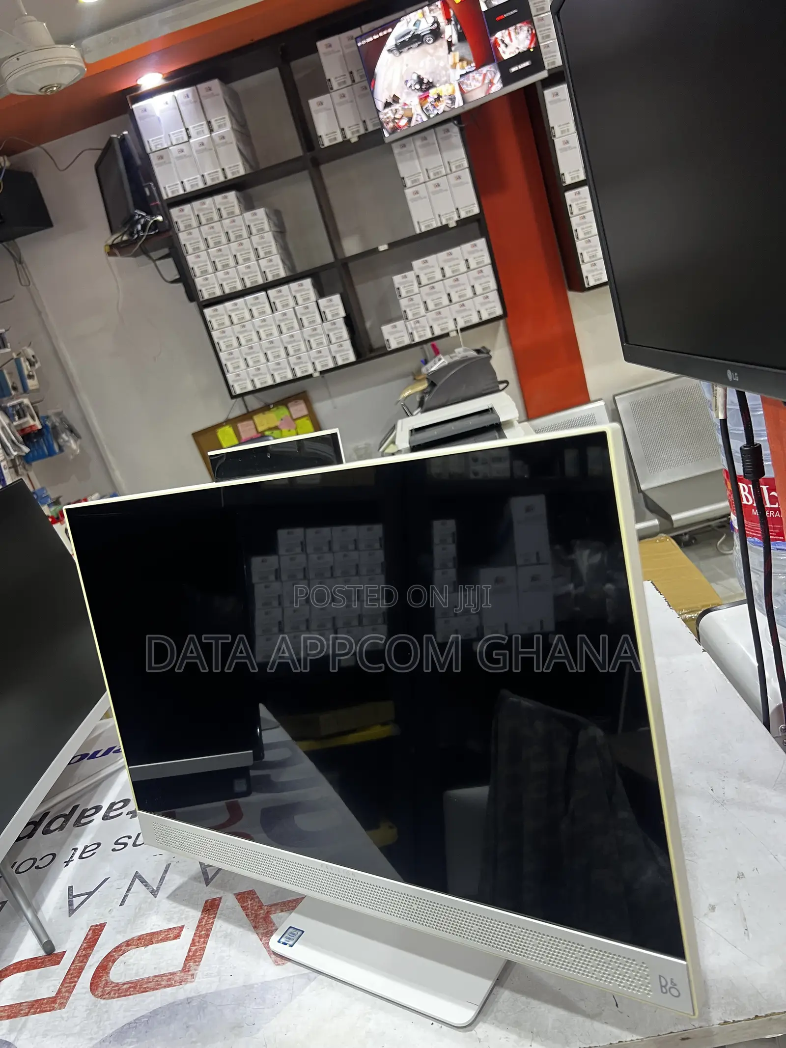 Desktop Computer HP Pavilion 24 8GB Intel Core i7 HDD 1T