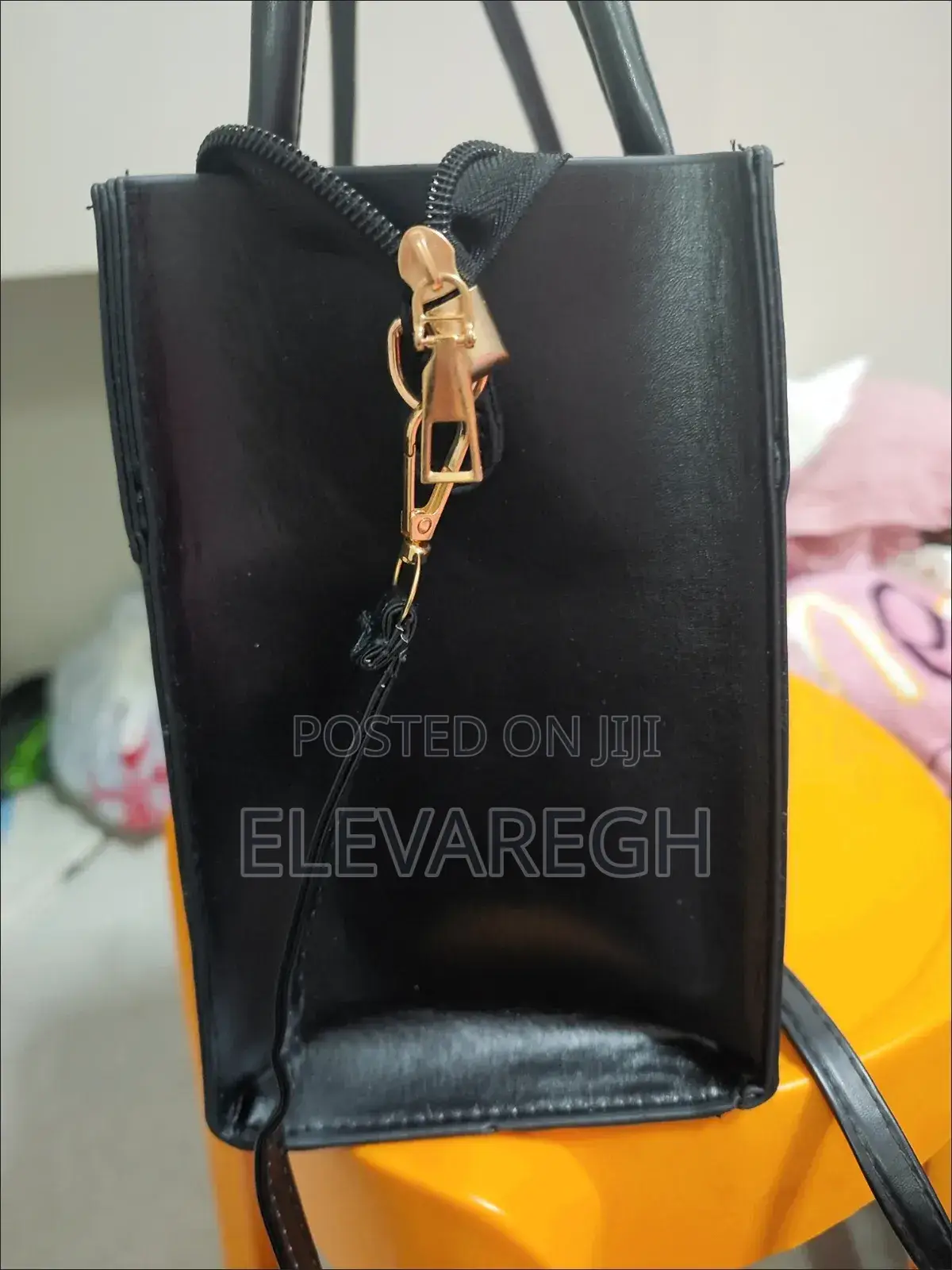 Ladies Handbag in Black