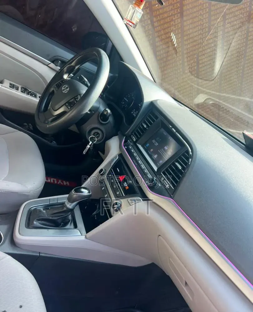 Hyundai Elantra 2017 White