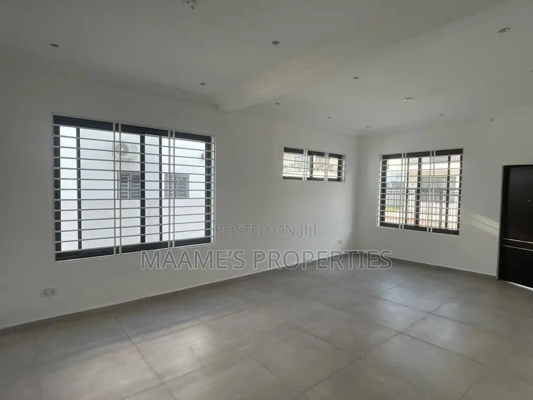 4bdrm Duplex in Adenta for rent