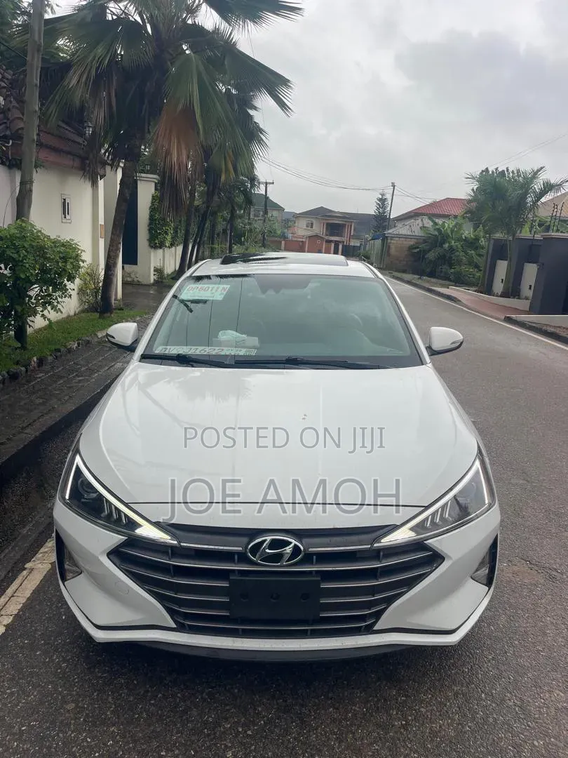 Hyundai Elantra 2019 White
