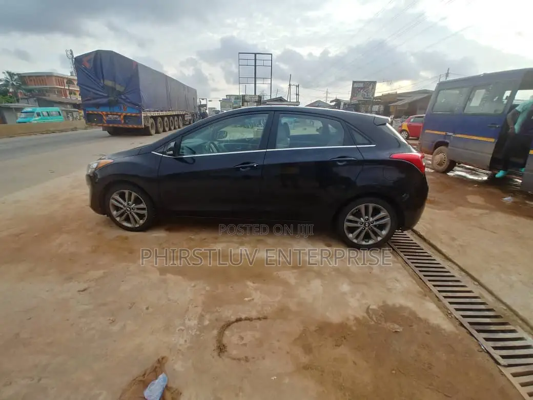 Hyundai Elantra 2016 Black