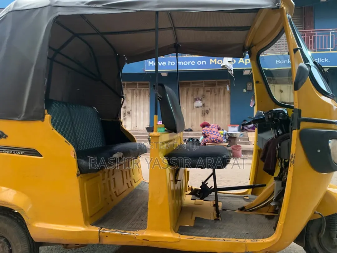 TVS King Deluxe Plus iTouch Start 2023 Yellow