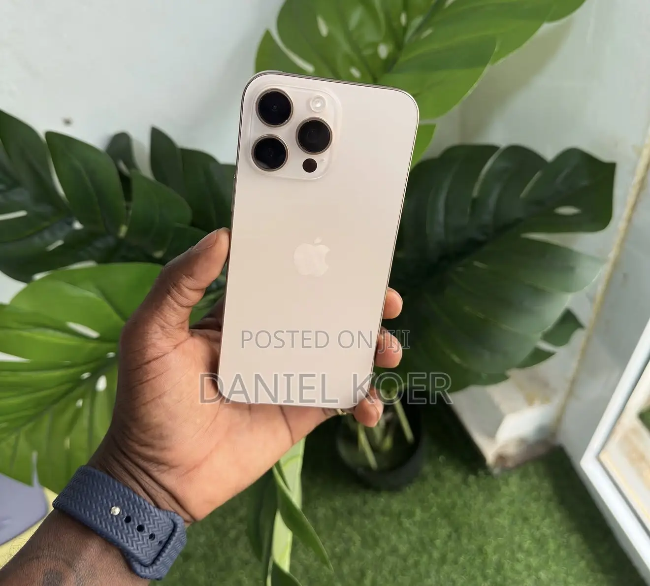 Apple iPhone 16 Pro 256 GB Gold