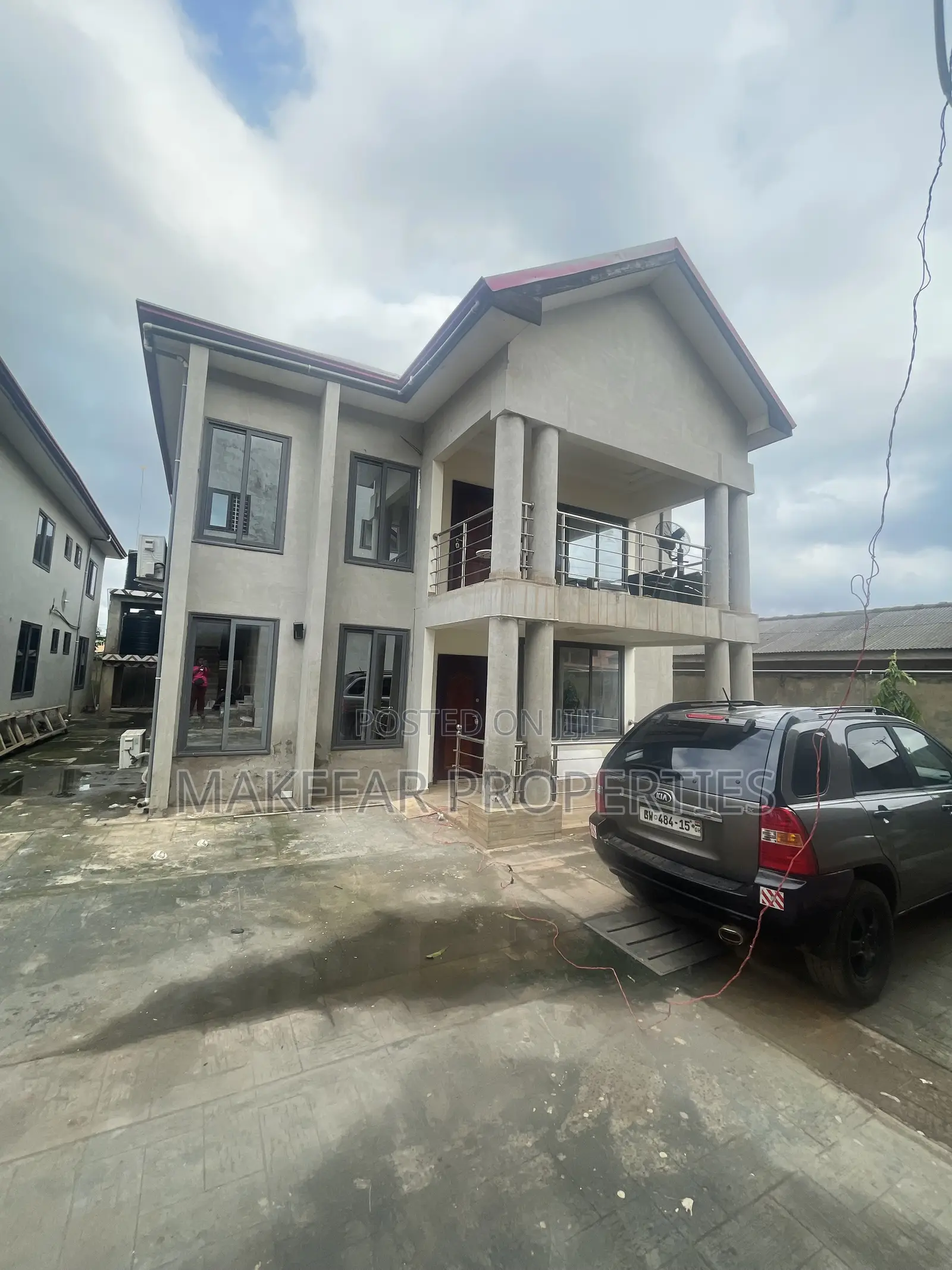 3bdrm Apartment in Ashaley Botwe for rent
