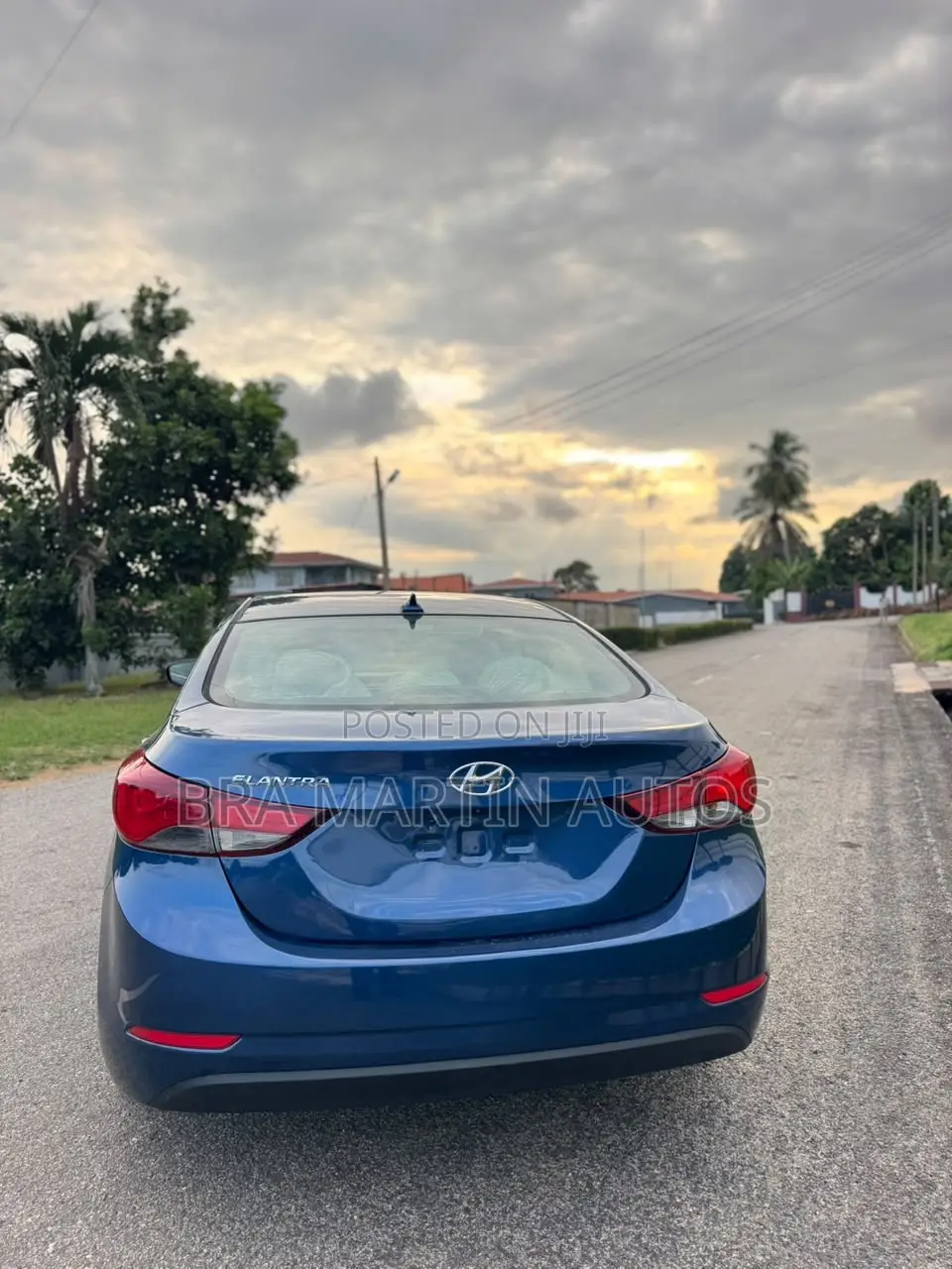 Hyundai Elantra Limited Sedan FWD (1.8L 4cyl 6A) 2016 Blue