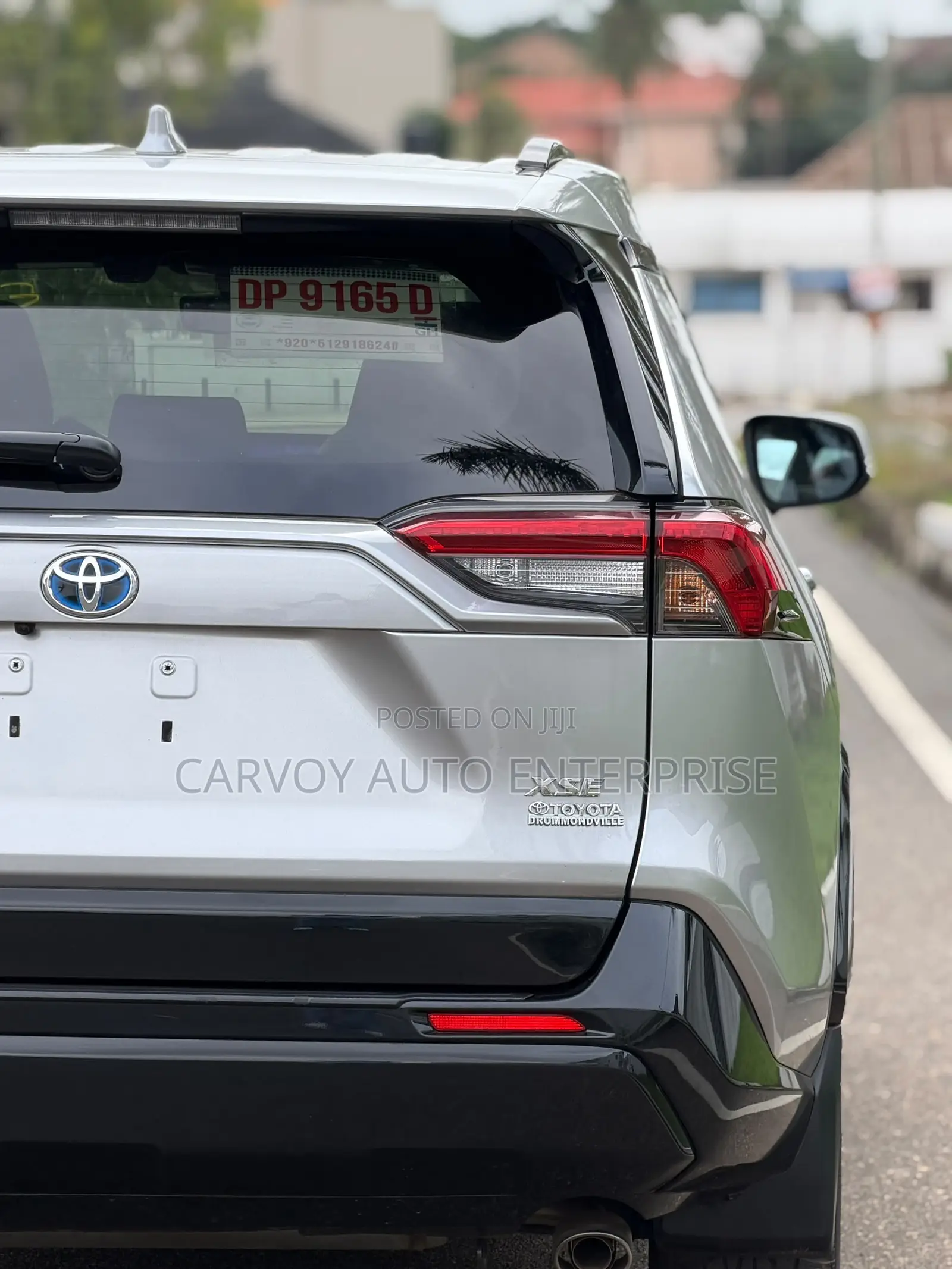 Toyota RAV4 XLE Premium AWD 2023 Silver