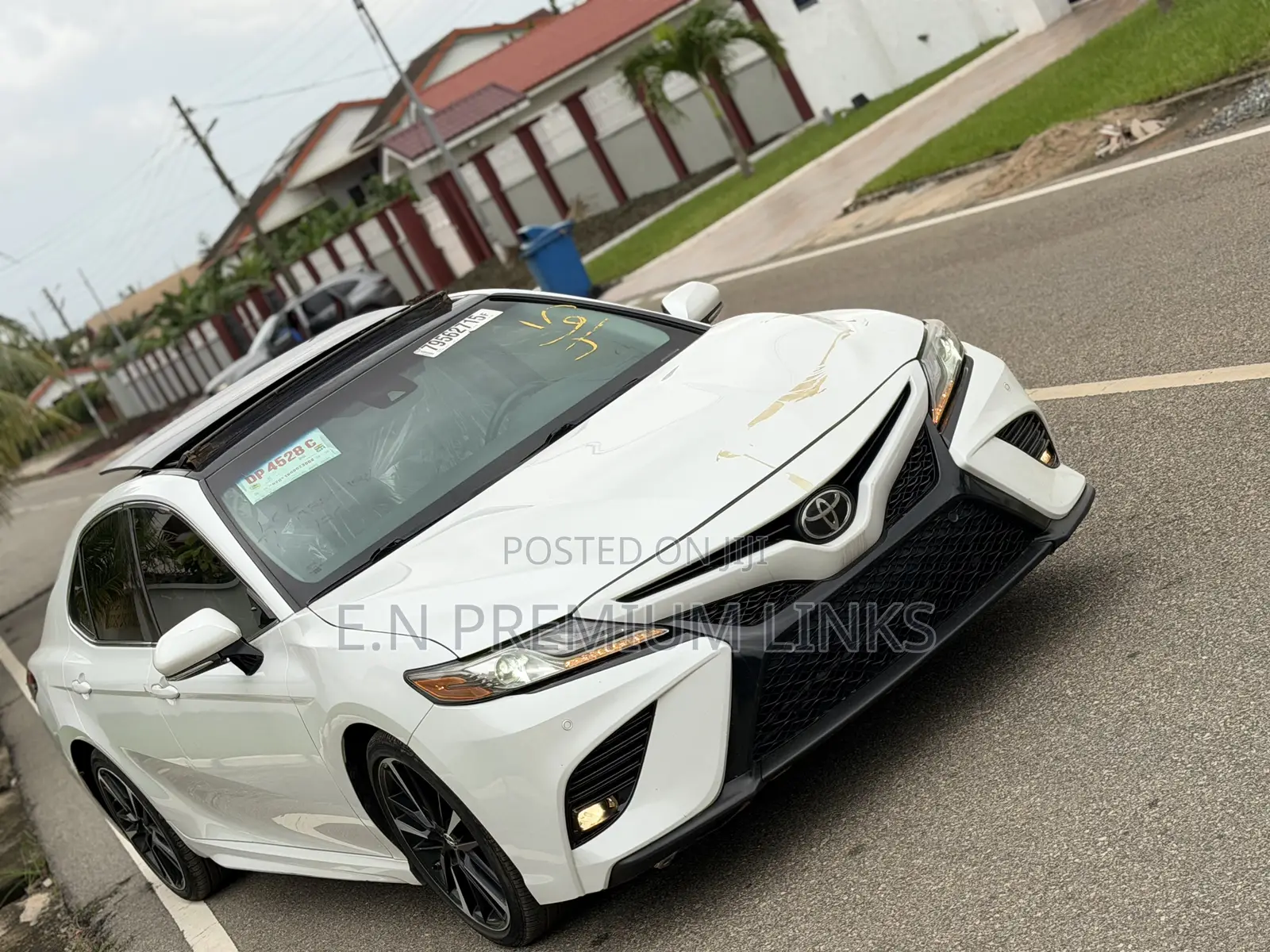 Toyota Camry XSE (2.5L 4cyl 8A) 2019 White