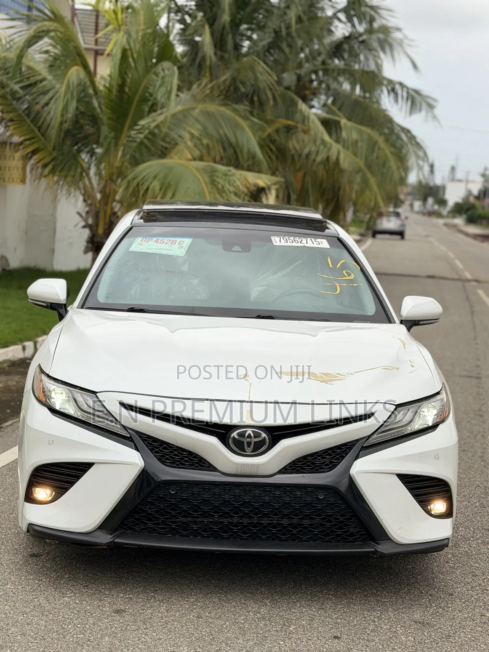 Toyota Camry XSE (2.5L 4cyl 8A) 2019 White