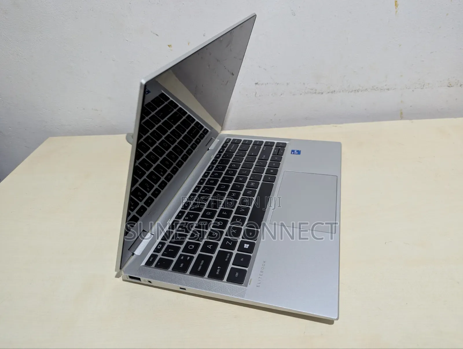 New Laptop HP EliteBook 1040 G8 16GB Intel Core i7 SSD 512GB