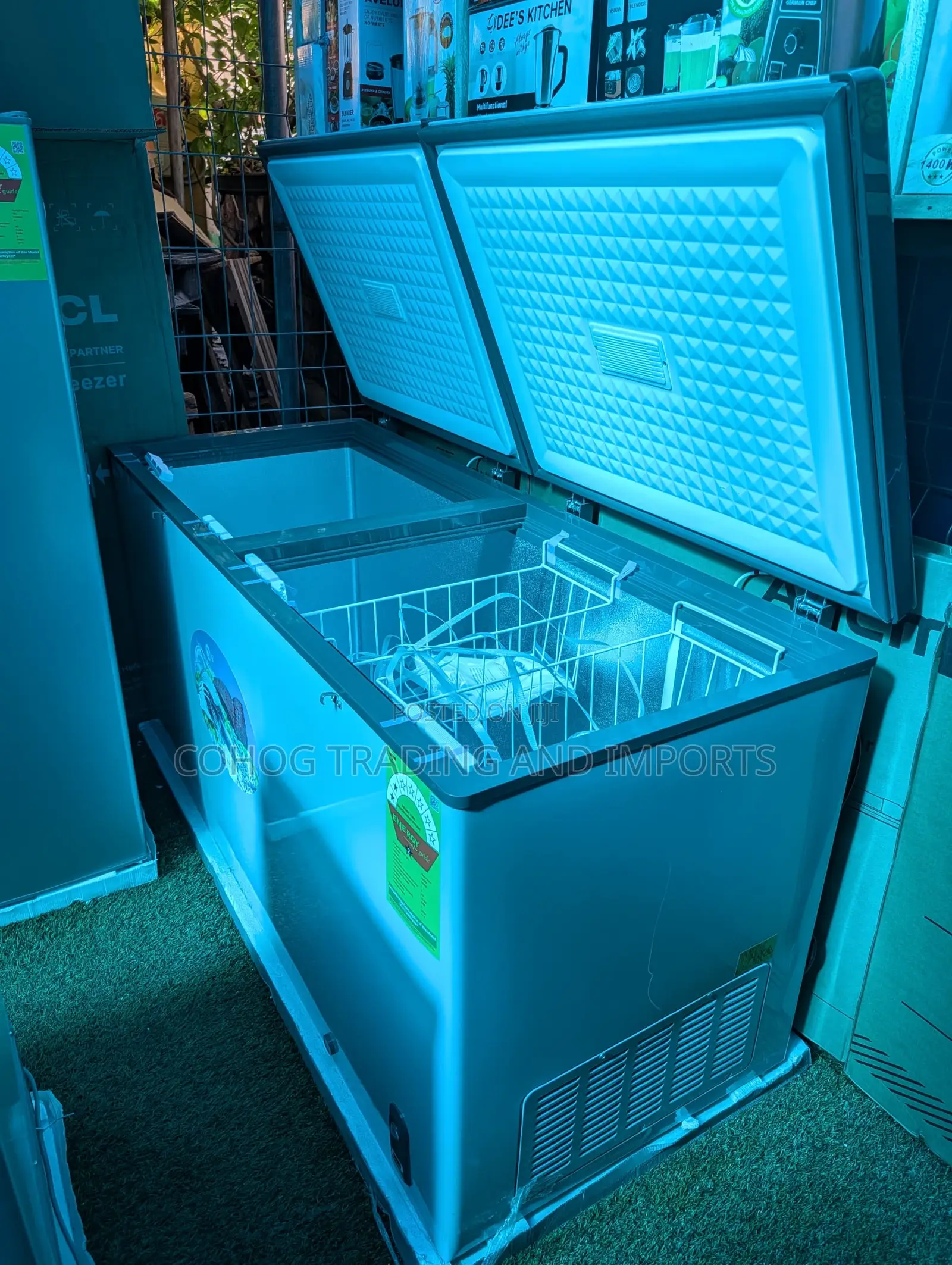 AUCMA 668 Chest Freezer 630 Litres
