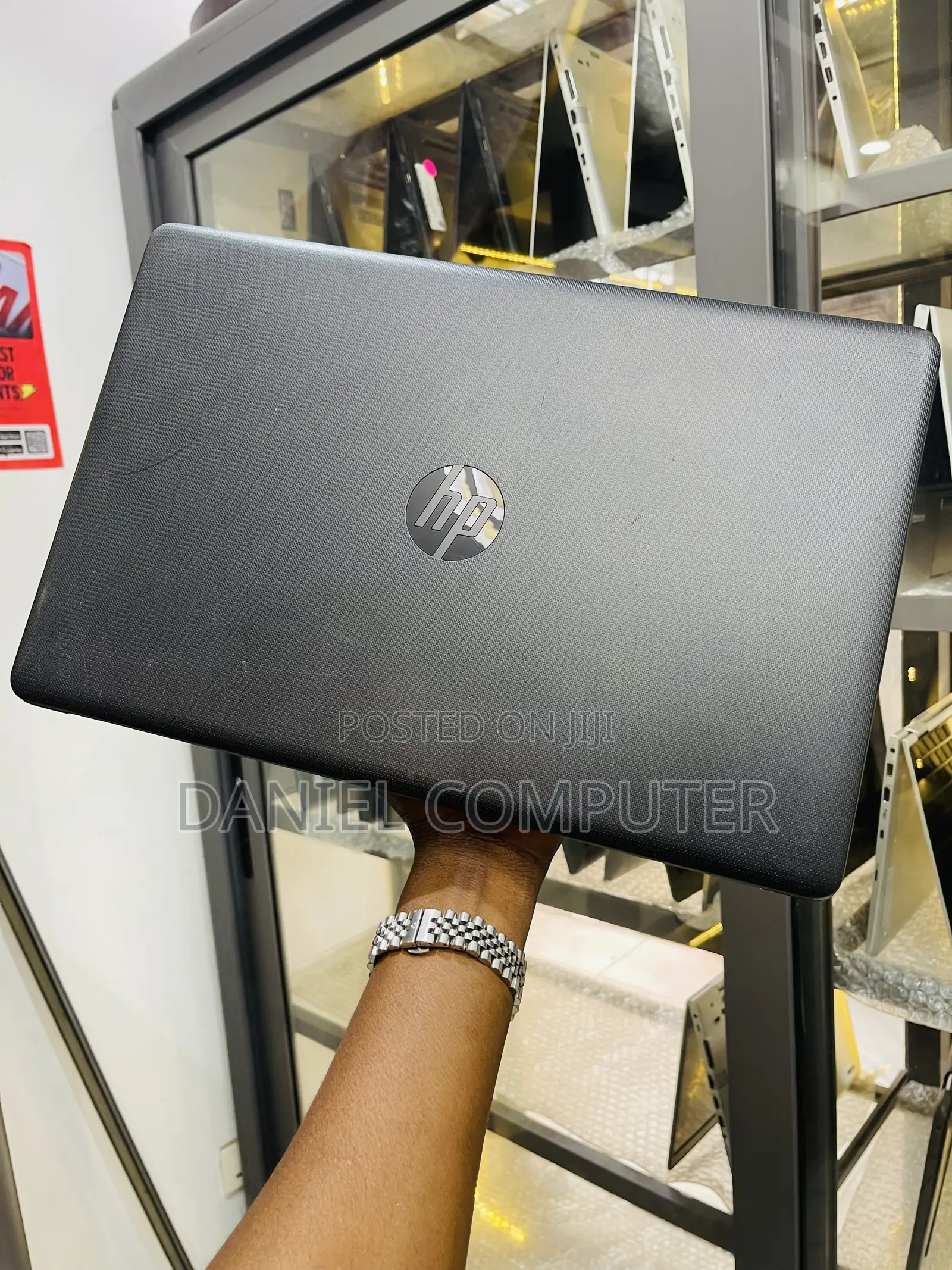 Laptop HP 15 8GB AMD Ryzen 5 HDD+SSD 320GB