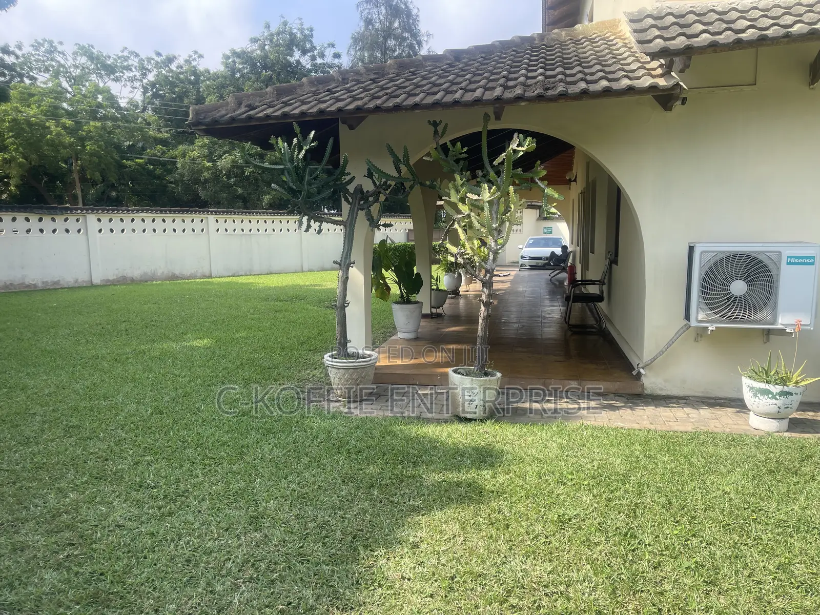 12bdrm Mansion in Tesano for sale