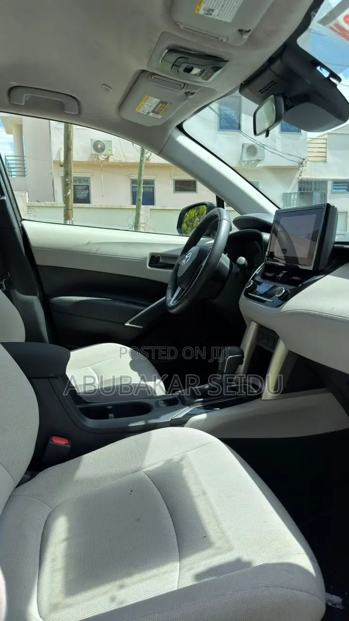 Toyota Corolla Cross LE 4WD 2024 Green