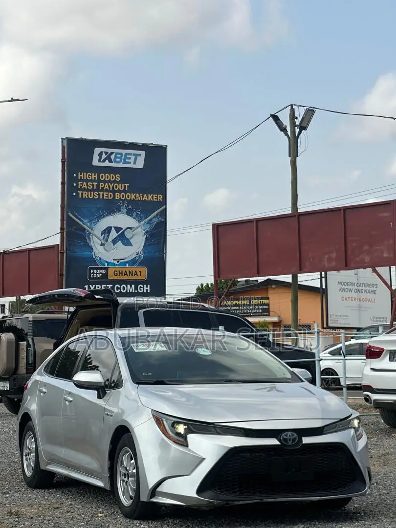 Toyota Corolla LE 2020 Silver