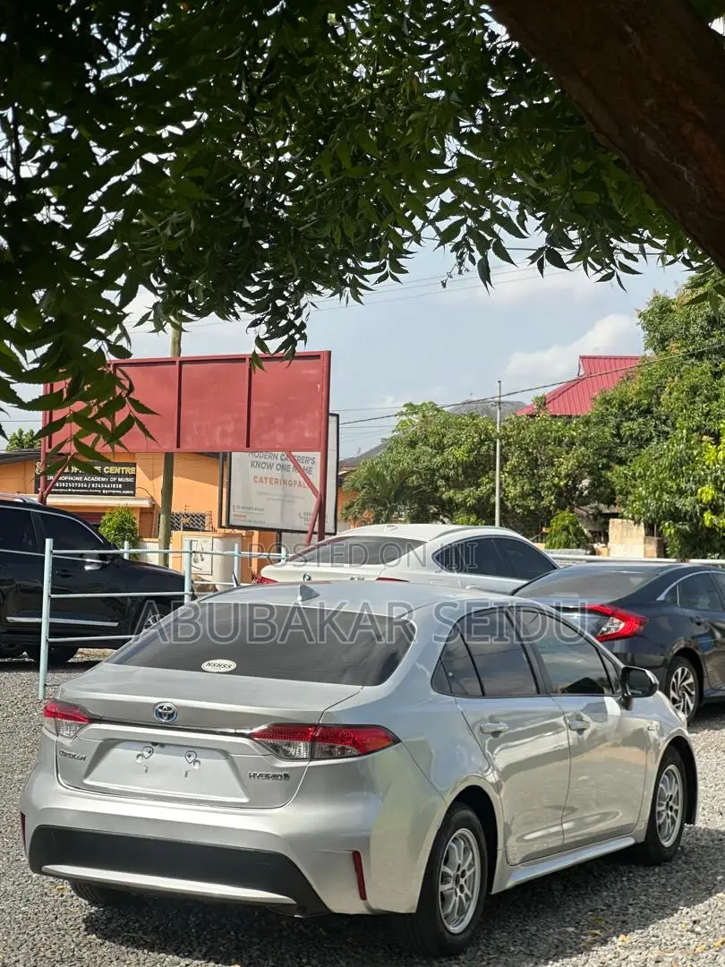 Toyota Corolla LE 2020 Silver