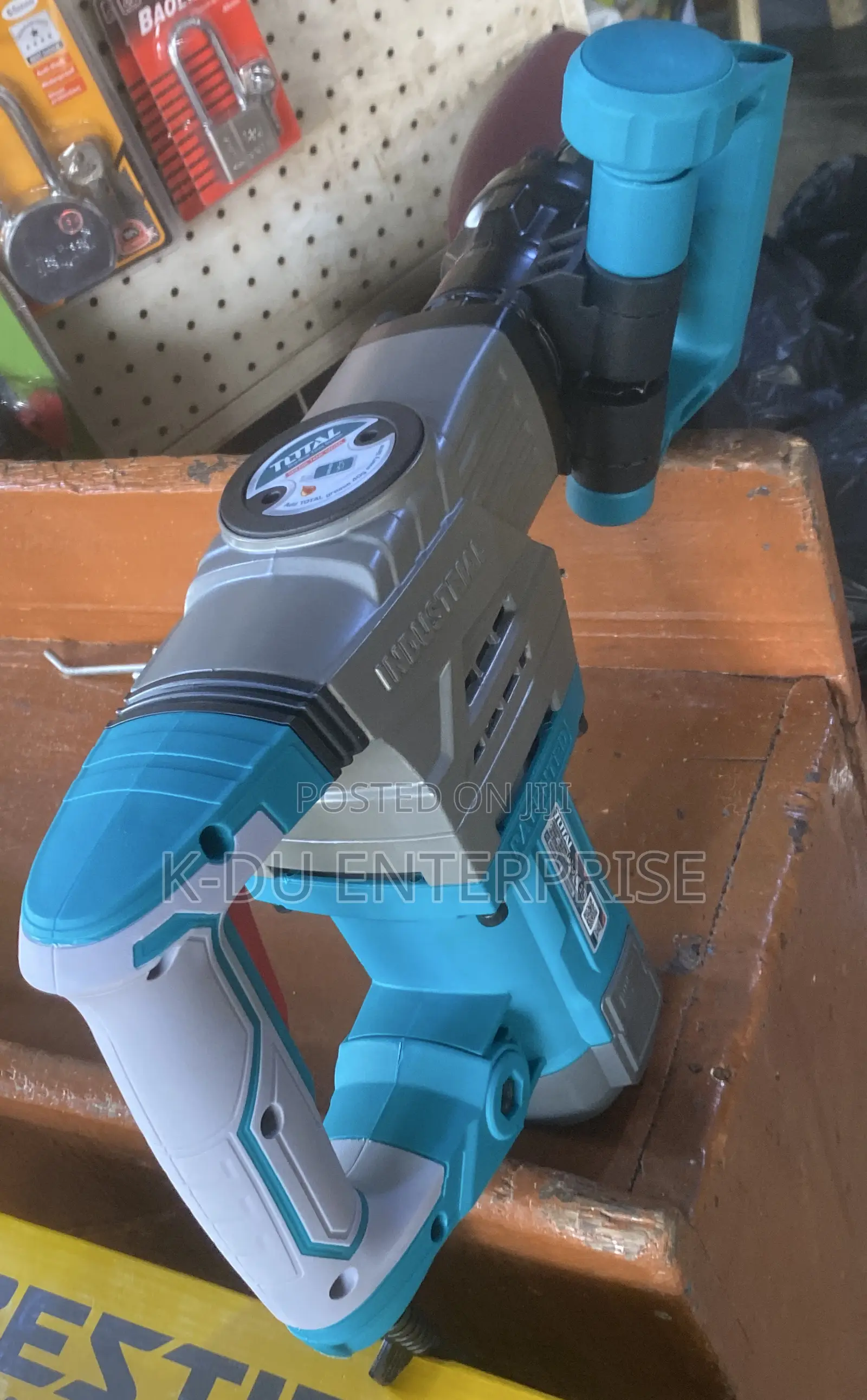 Total Demolition Breaker 1300W