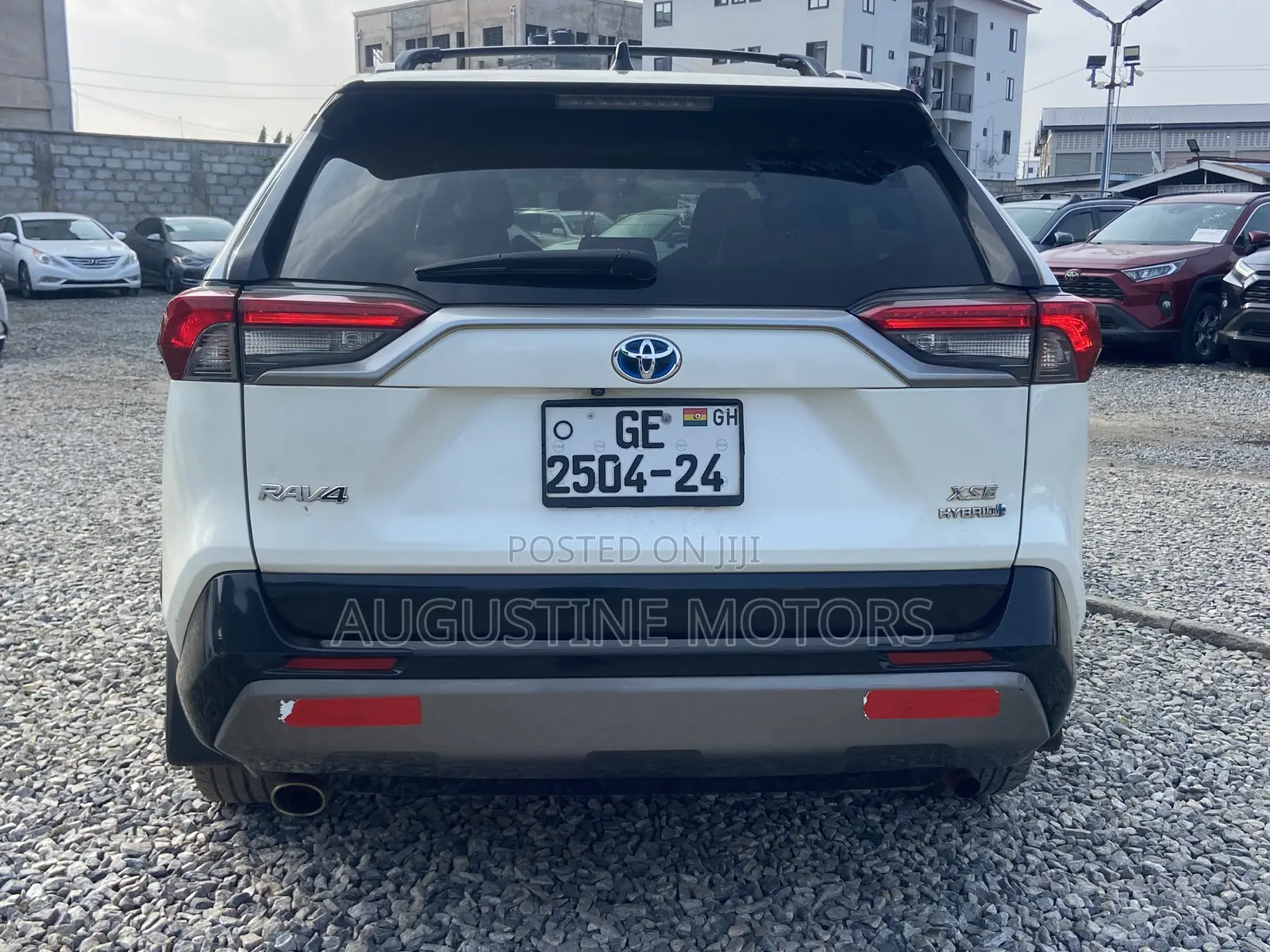 Toyota RAV4 XSE 2019 White