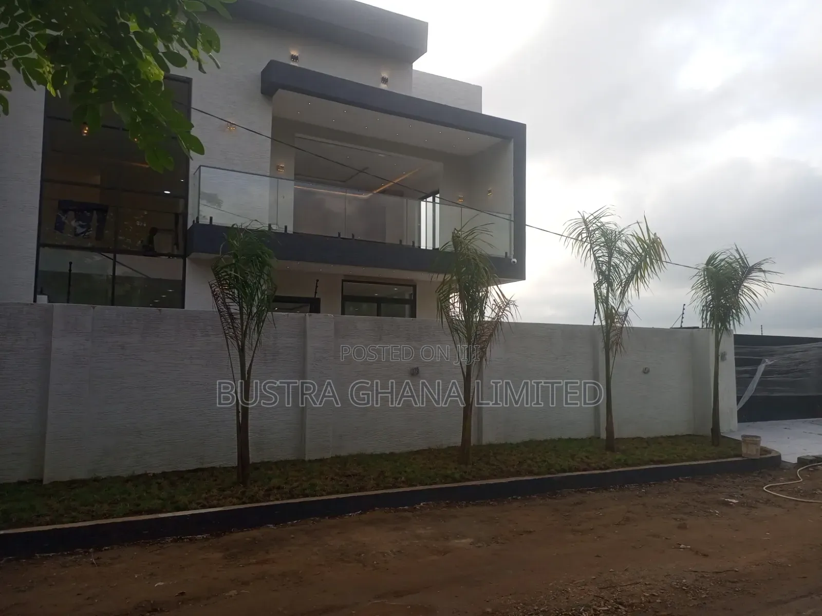 4bdrm Mansion in Pokuase Acp for sale