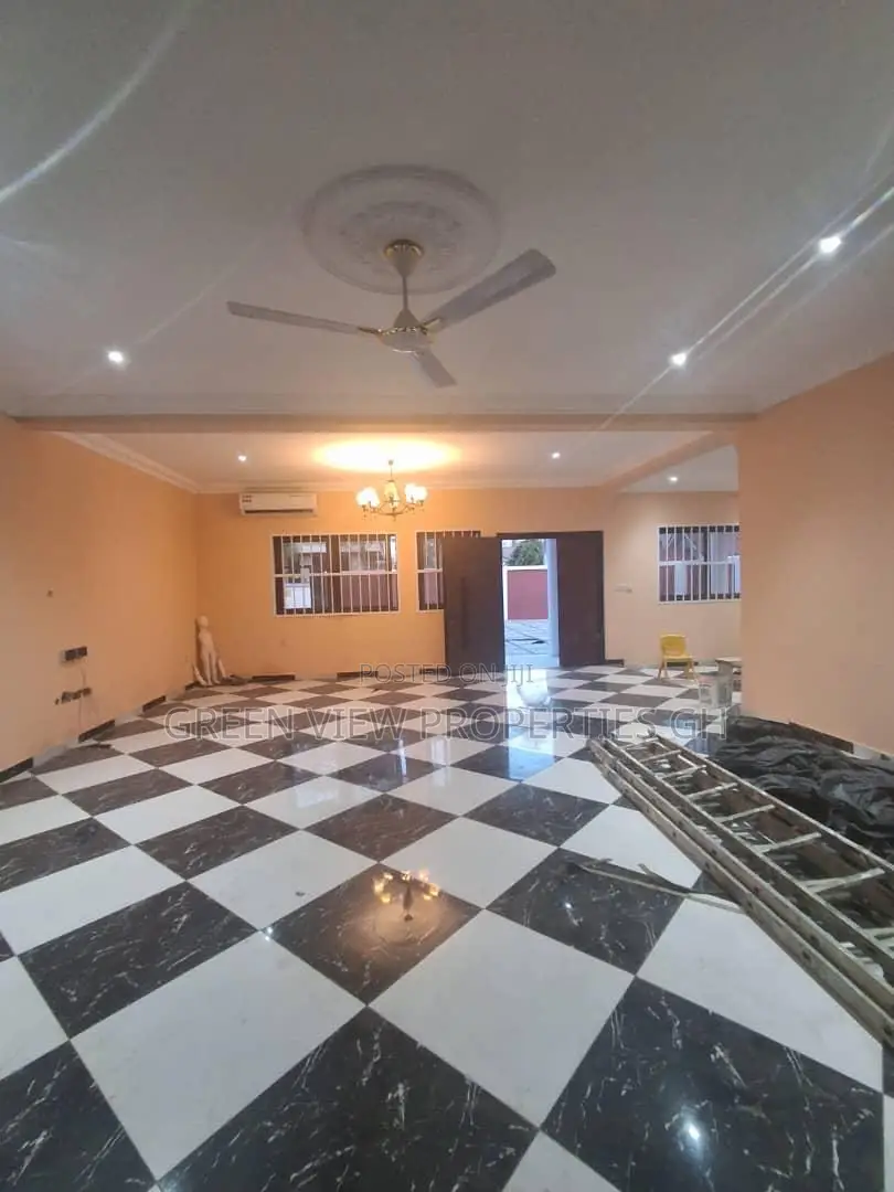 4bdrm Duplex in Ashaley Botwe for rent