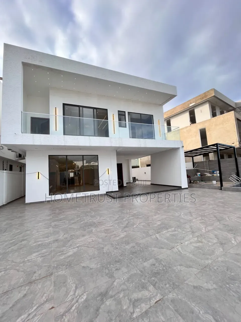 4bdrm Duplex in East Legon, Boundary Road Area for sale