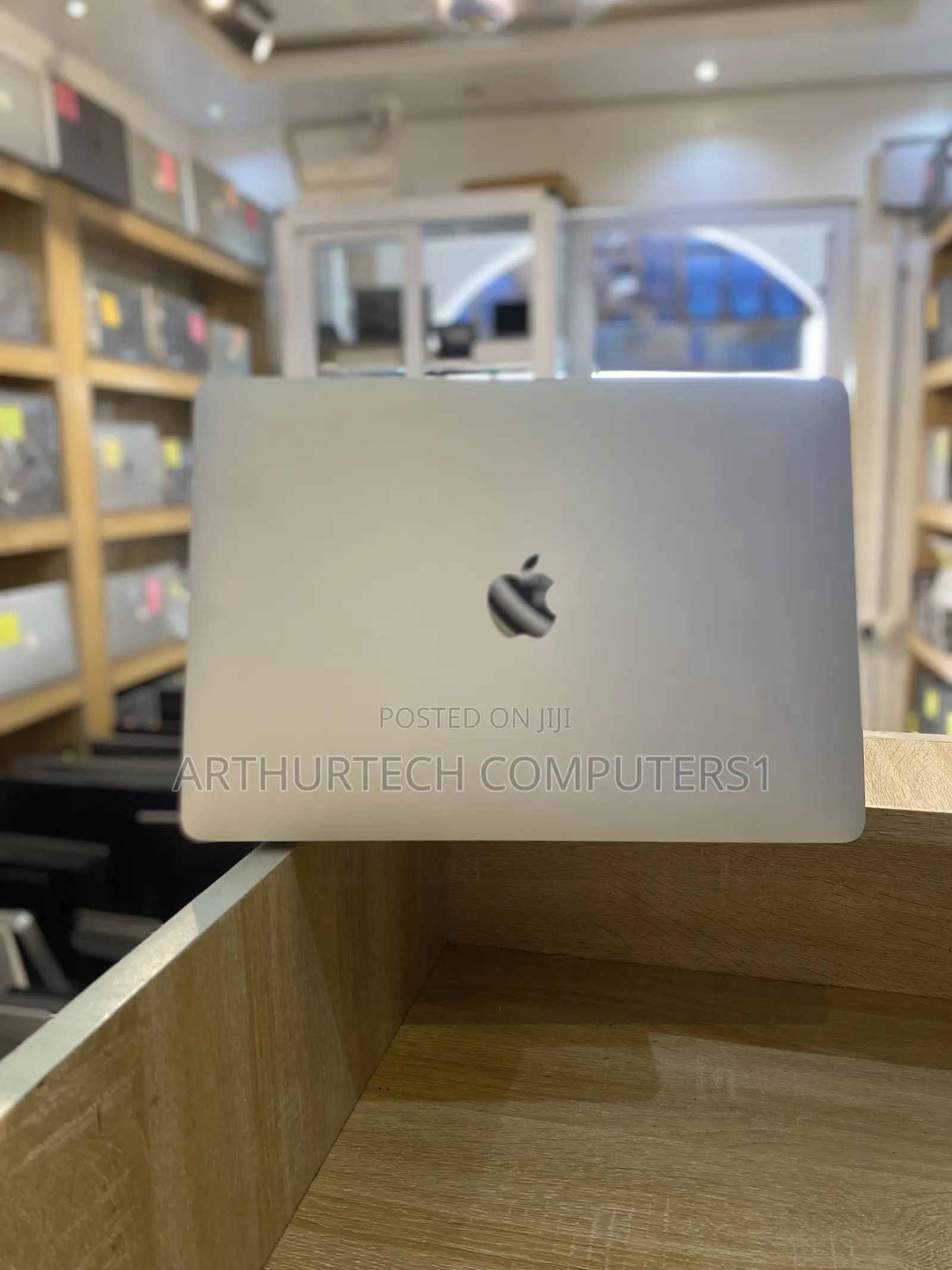 Laptop Apple MacBook Pro 2020 8GB Intel Core i5 SSD 256GB