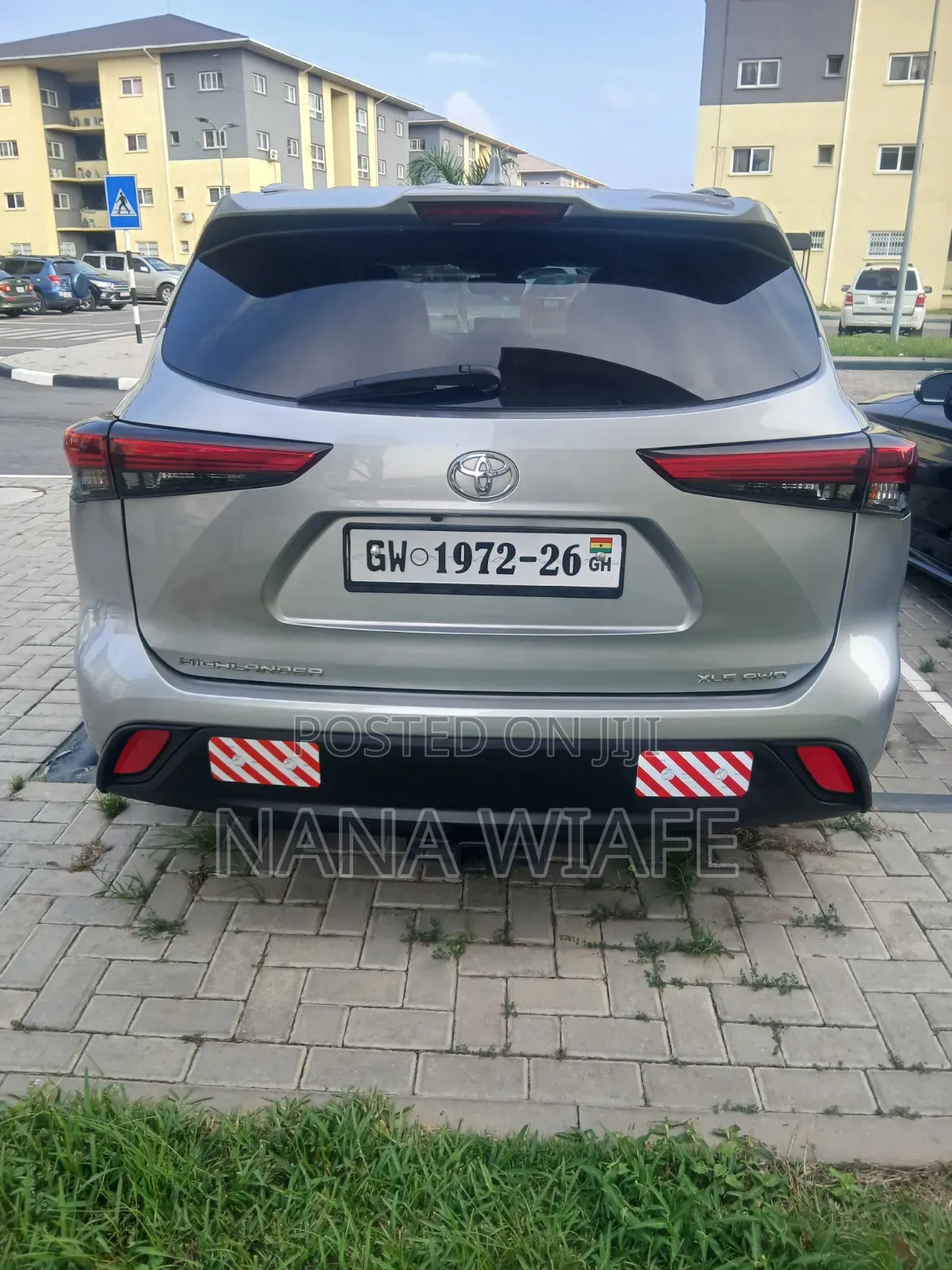 Toyota Highlander XLE 2022 Silver