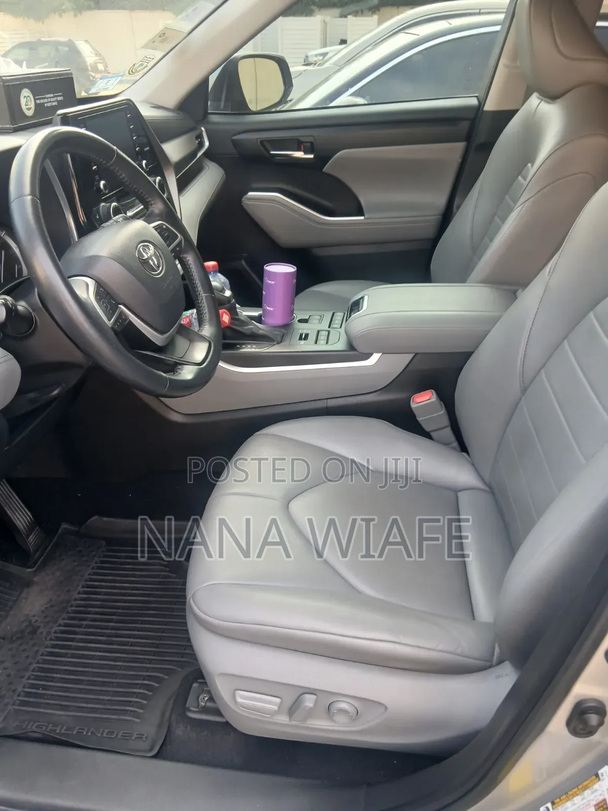 Toyota Highlander XLE 2022 Silver