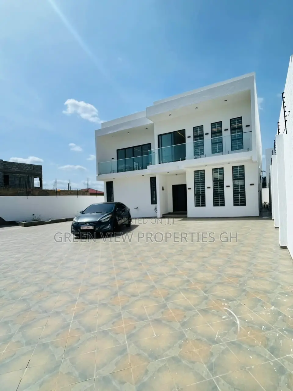 4bdrm Duplex in East Legon for sale
