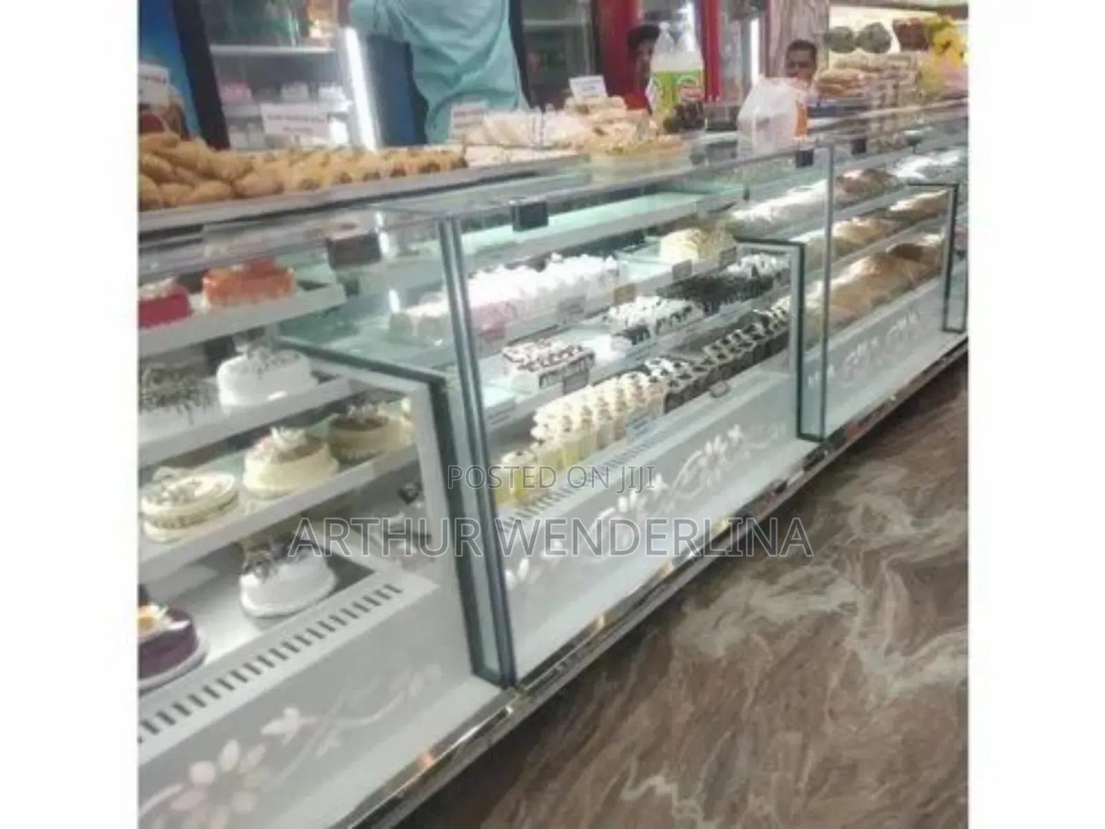 4 Feet Electric Cake Display