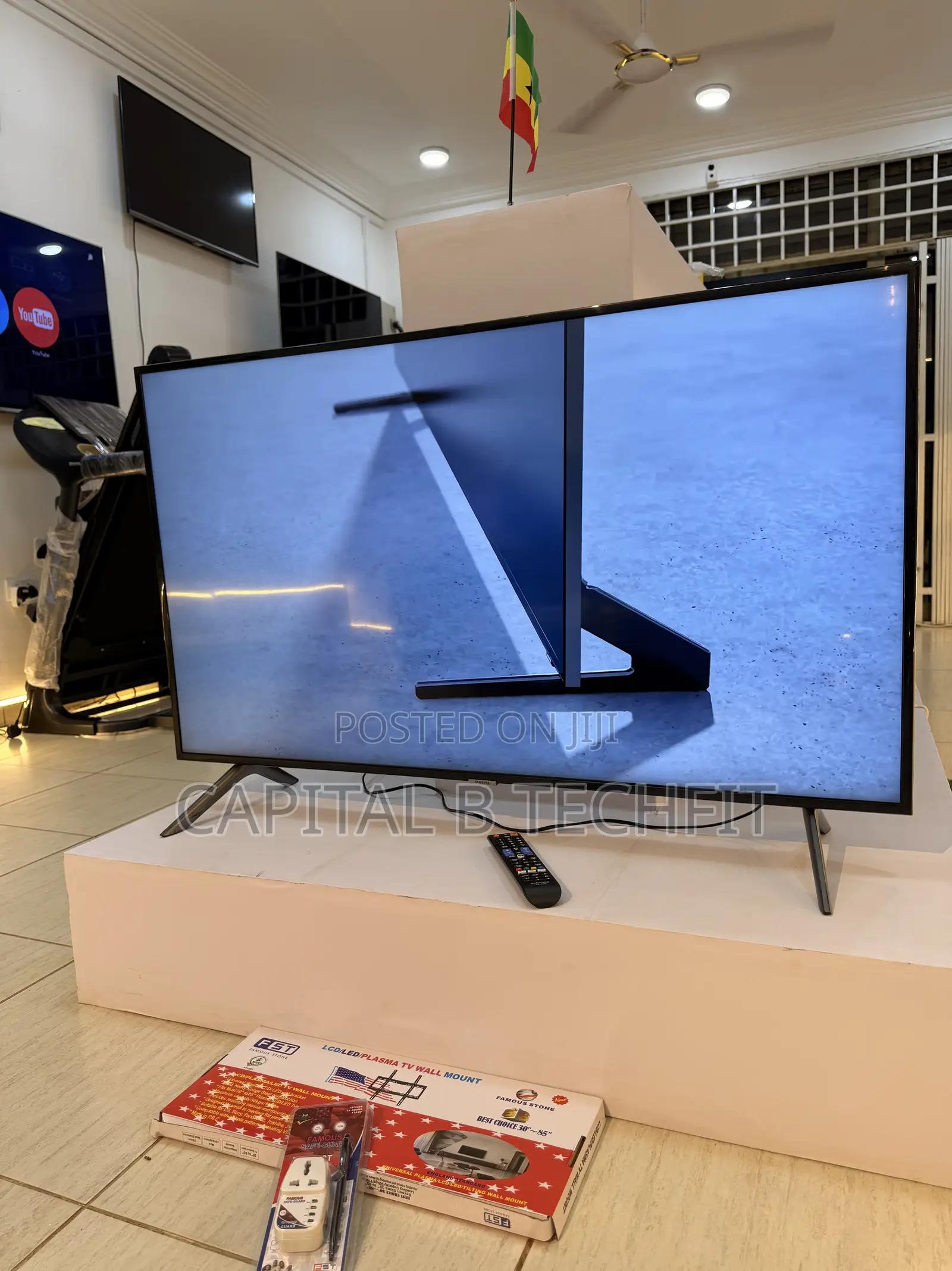 50inches Samsung UHD HDR SMAER Machine