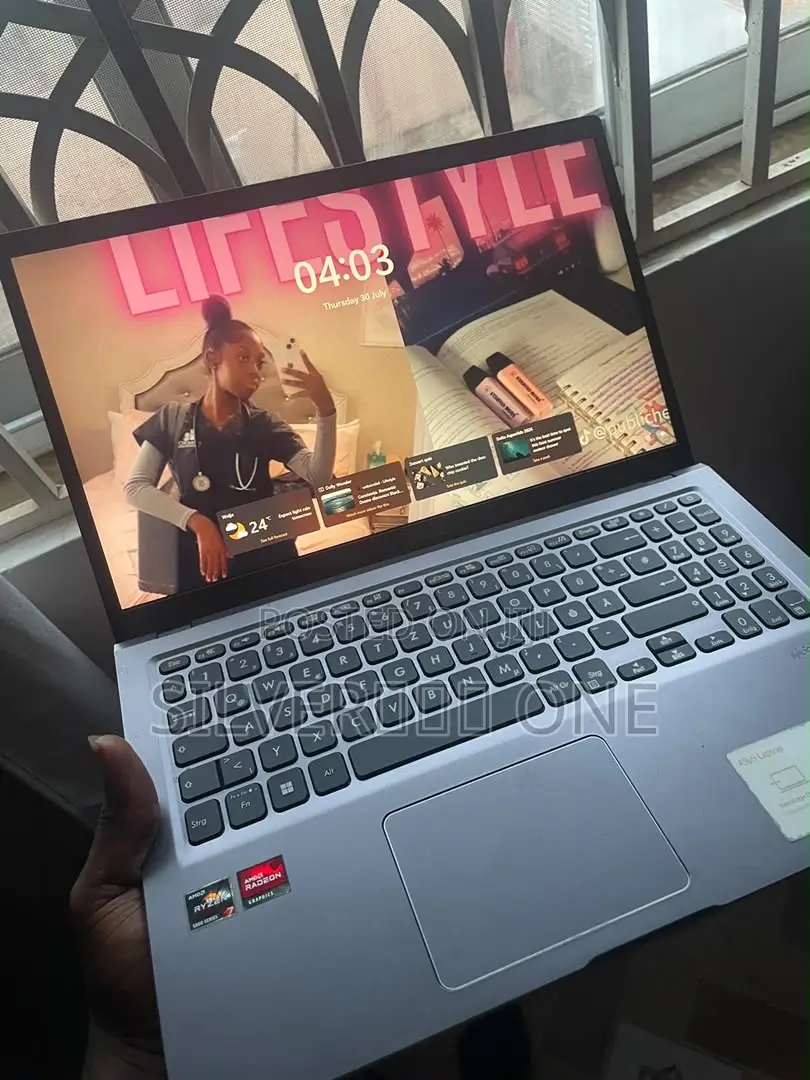 Laptop Asus Vivobook 15 16GB AMD Ryzen 7 SSD 500GB