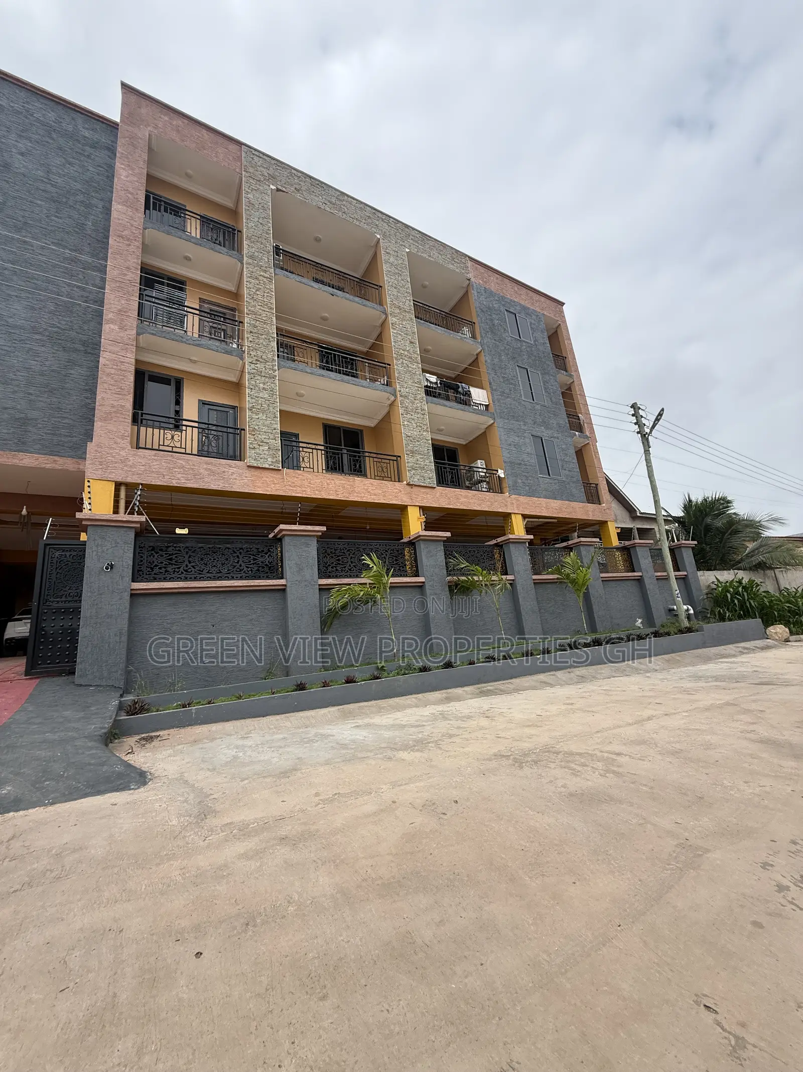 2bdrm Apartment in West Hills Mall Area for rent