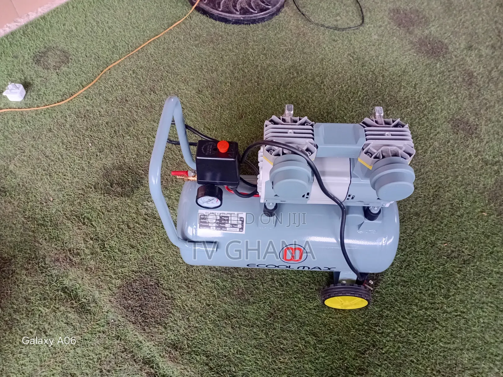 Free 30L Air Compressor Machine – Reliable Workshop Equipment30L