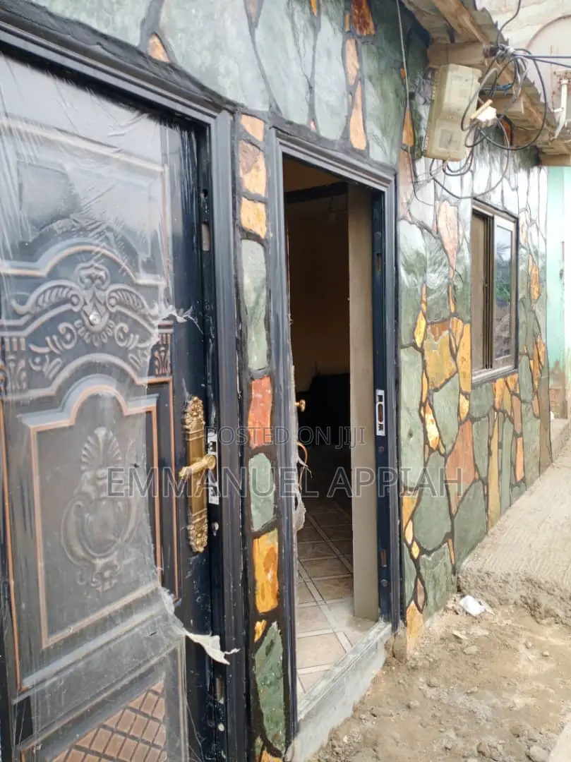 1bdrm Room & Parlour in Ablekuma Olebu for rent