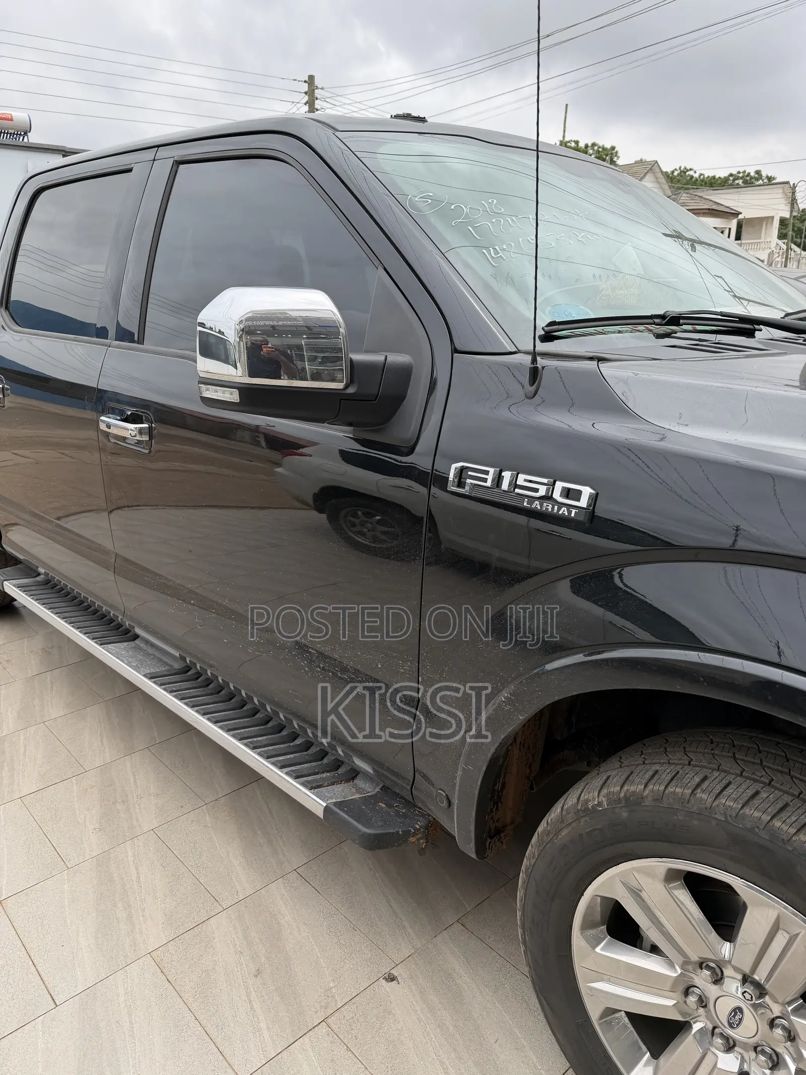 Ford F-150 Lariat 4x4 SuperCrew Cab Styleside 5.5 ft. box 145 in. WB Black