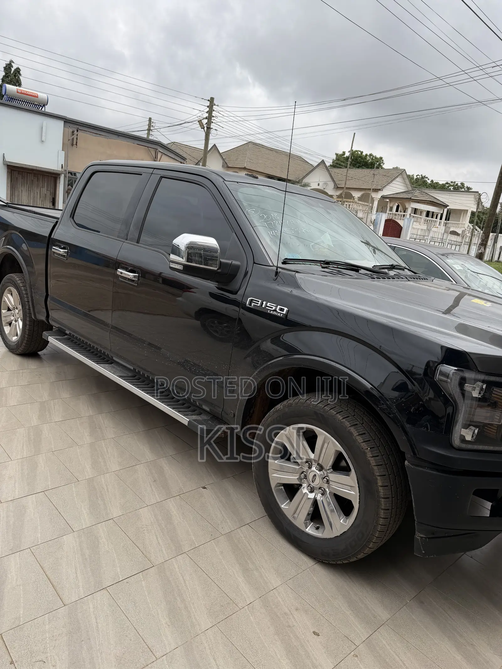 Ford F-150 Lariat 4x4 SuperCrew Cab Styleside 5.5 ft. box 145 in. WB Black