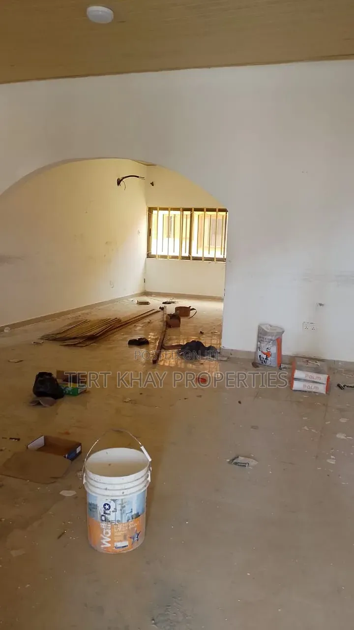 6bdrm House in Palace Mall, Papaye for rent